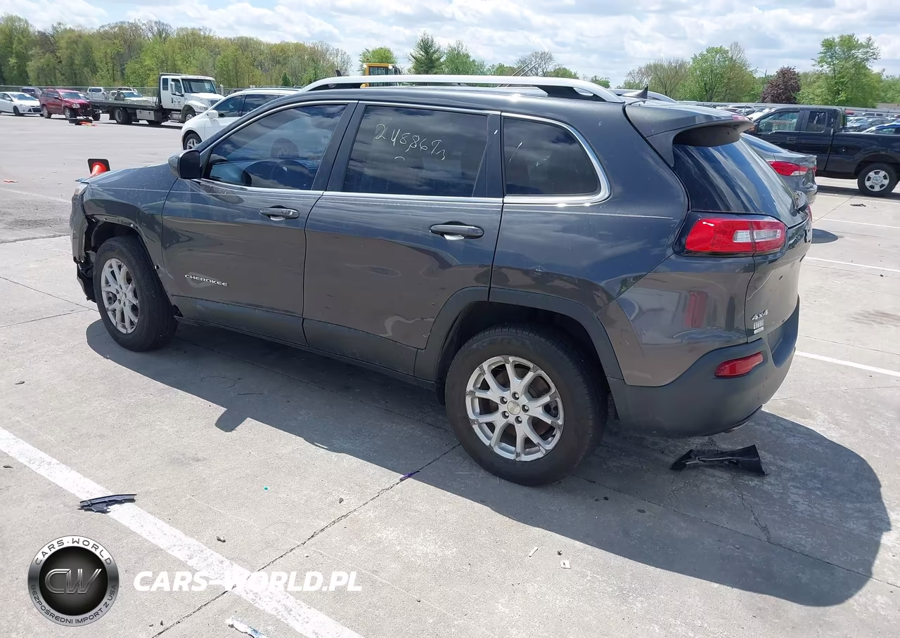 2016 Jeep Cherokee Latitude VIN:1C4PJMCB7GW112513 - 3