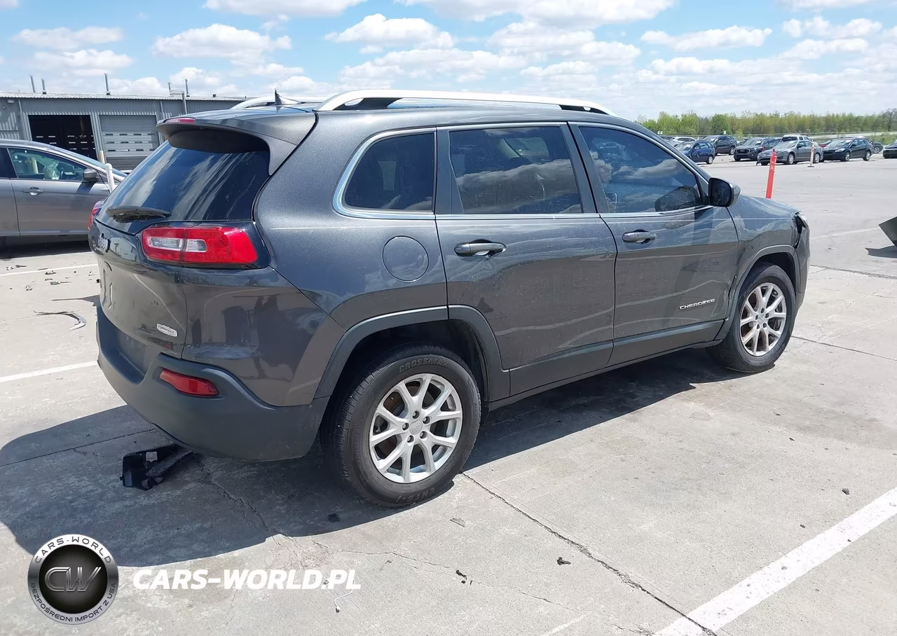 2016 Jeep Cherokee Latitude VIN:1C4PJMCB7GW112513 - 4