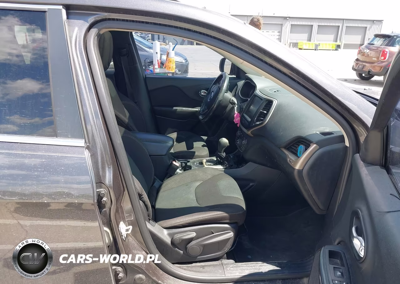 2016 Jeep Cherokee Latitude VIN:1C4PJMCB7GW112513 - 5