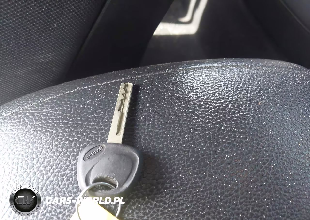 2016 Hyundai Veloster VIN:KMHTC6ADXGU276161 - 11