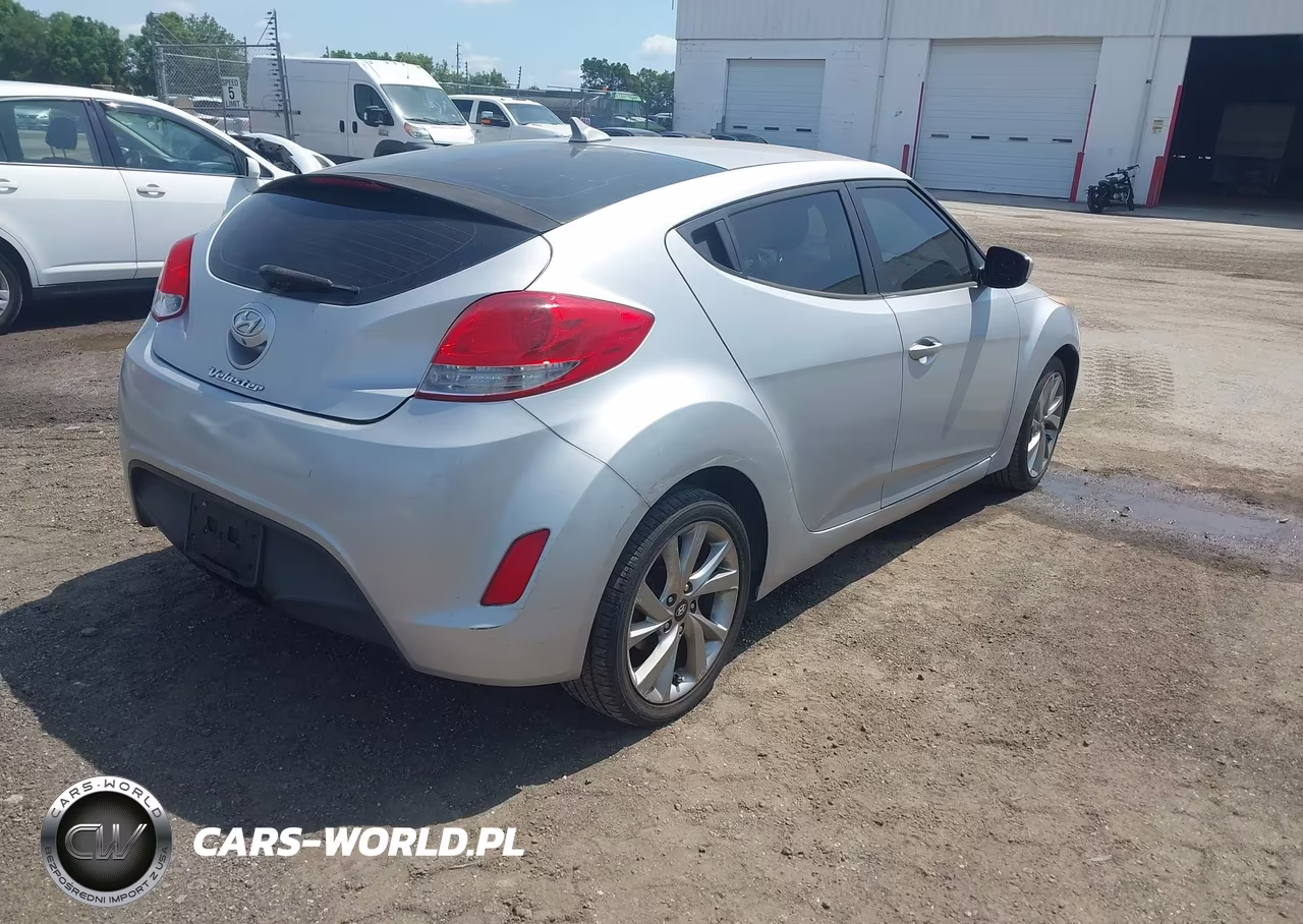 2016 Hyundai Veloster VIN:KMHTC6ADXGU276161 - 4