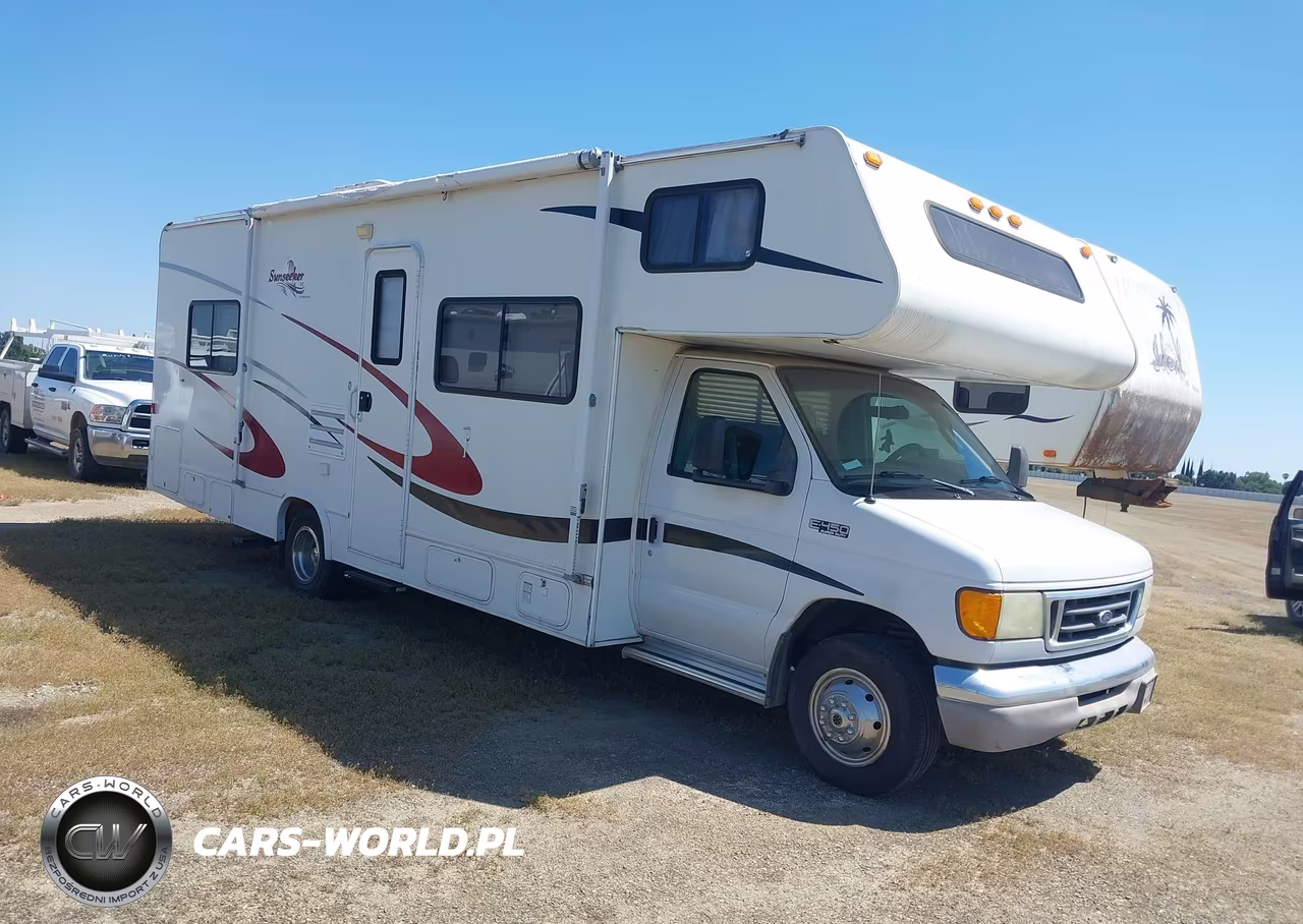 2004 Ford E-450 Cutaway Standard