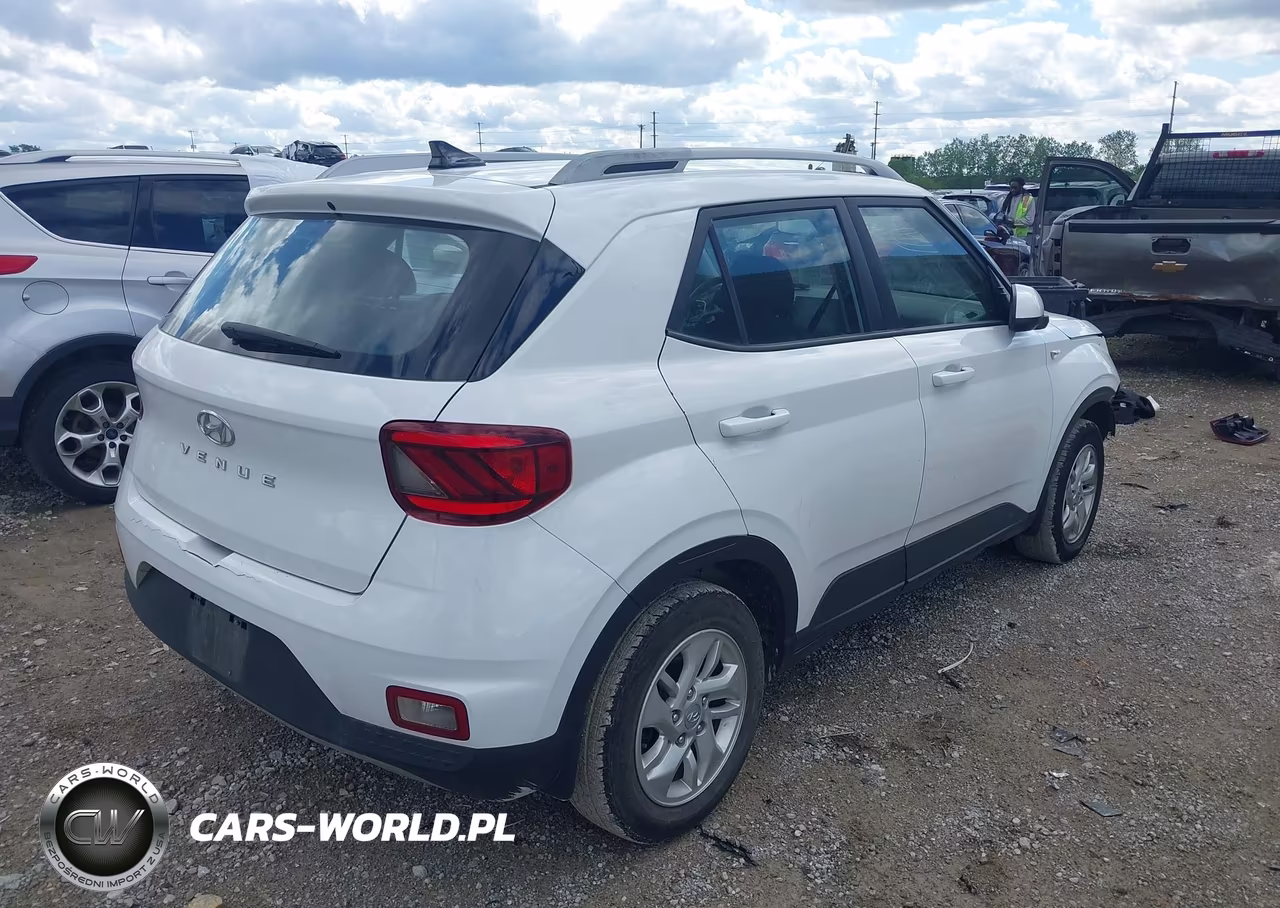 2020 Hyundai Venue Sel VIN:KMHRC8A38LU013982 - 4
