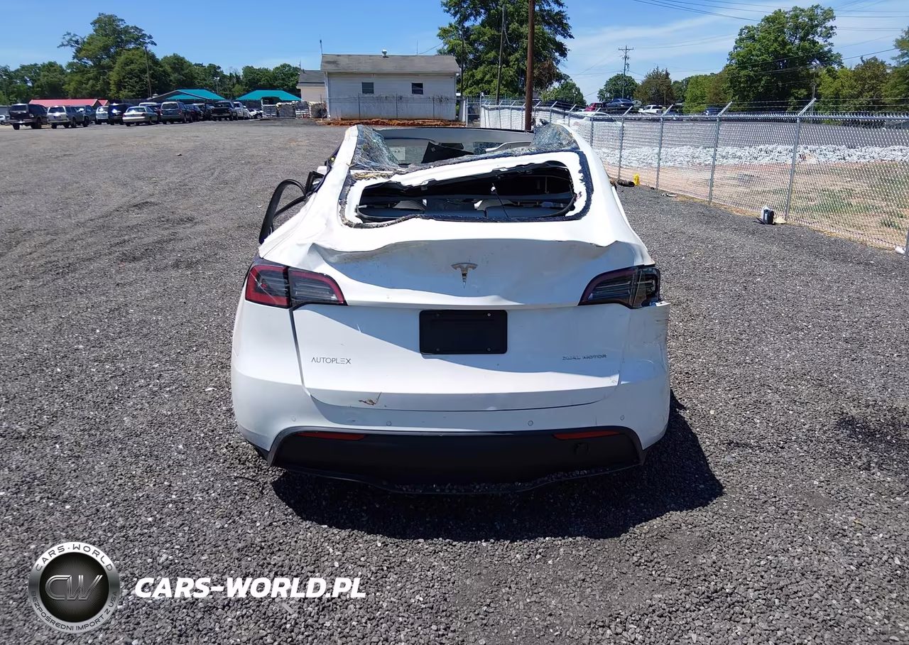 2022 Tesla Model Y Long Range Dual Motor All-Wheel Drive VIN:7SAYGDEE4NF320007 - 16