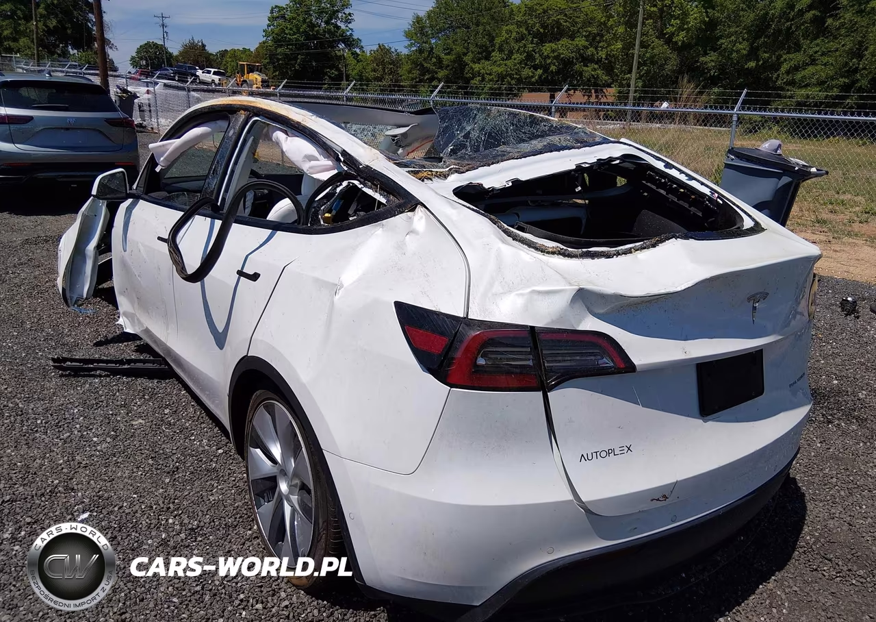 2022 Tesla Model Y Long Range Dual Motor All-Wheel Drive VIN:7SAYGDEE4NF320007 - 21