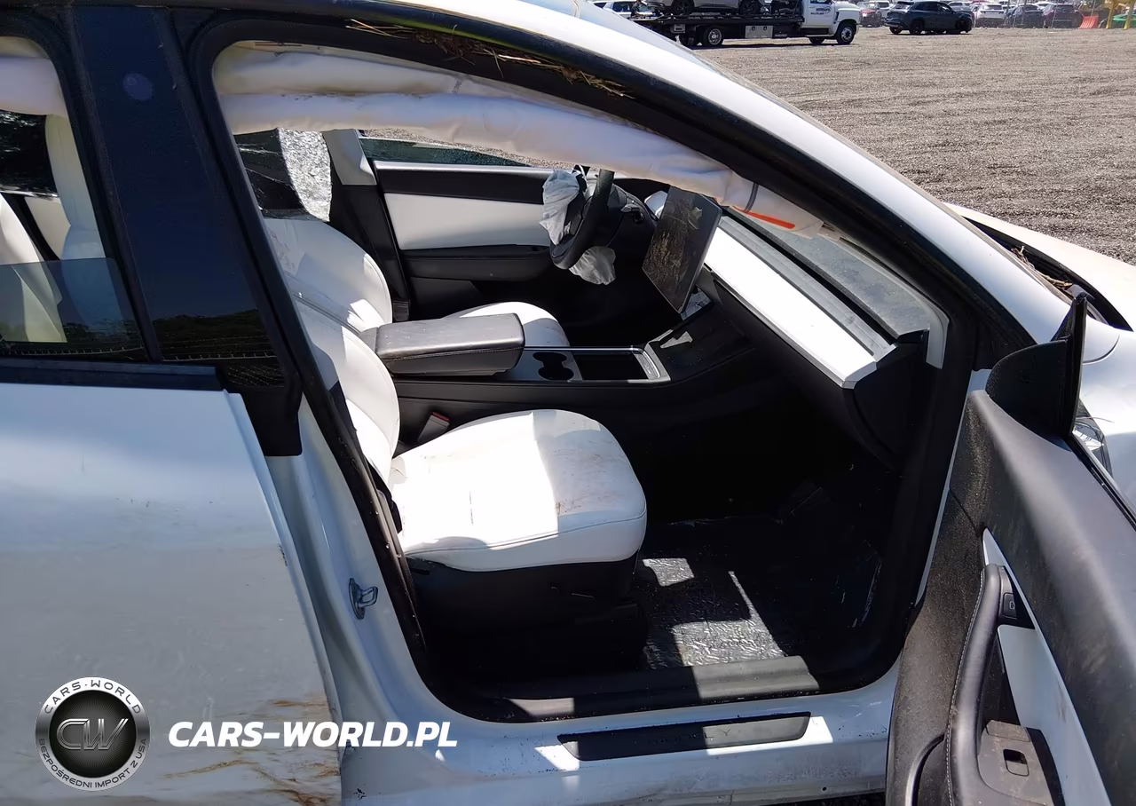 2022 Tesla Model Y Long Range Dual Motor All-Wheel Drive VIN:7SAYGDEE4NF320007 - 5