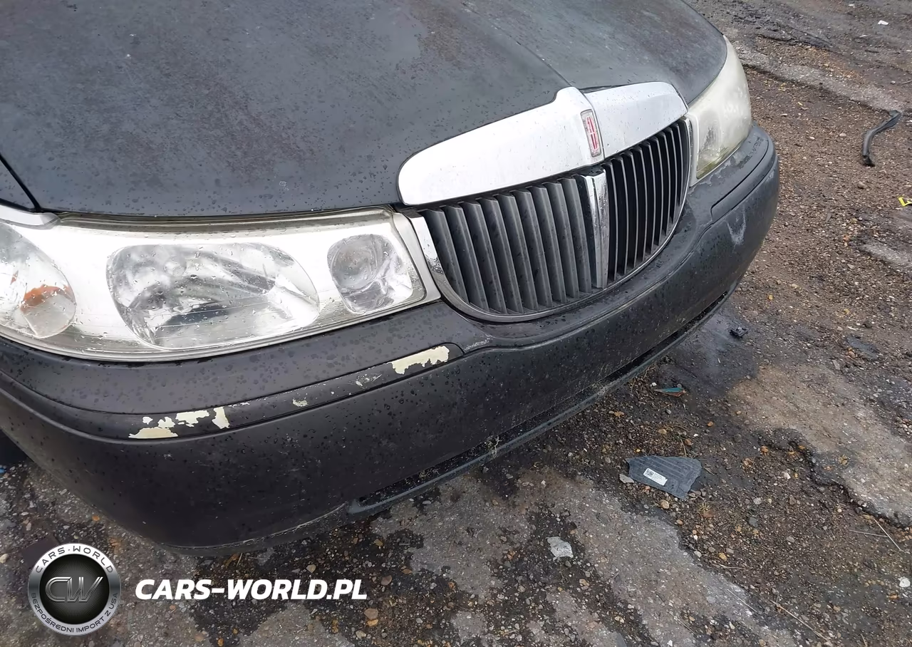 2000 Lincoln Town Car Signature VIN:1LNHM82W2YY873846 - 12