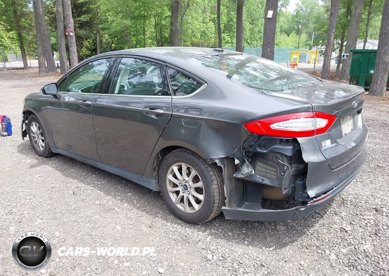 2015 Ford Fusion S VIN:3FA6P0G77FR301727 - 3