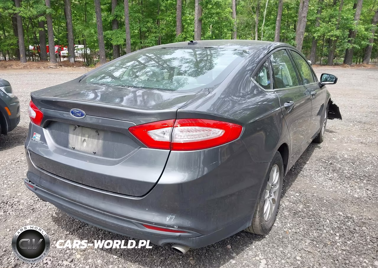 2015 Ford Fusion S VIN:3FA6P0G77FR301727 - 4
