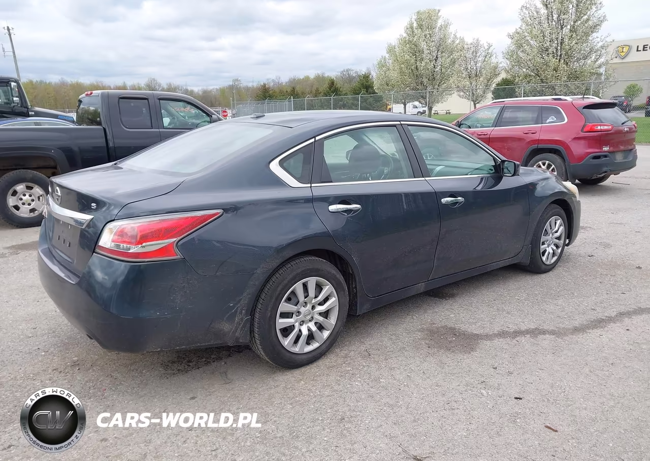 2015 Nissan Altima 2.5 S VIN:1N4AL3AP9FC412424 - 4