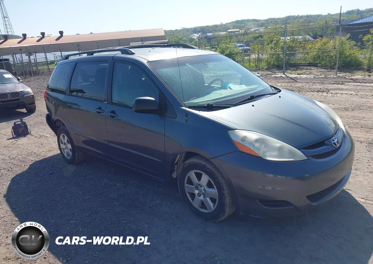 2010 Toyota Sienna Le