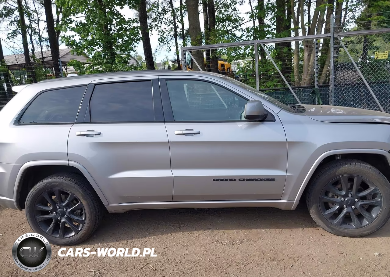 2019 Jeep Grand Cherokee Altitude 4X4 VIN:1C4RJFAG7KC546038 - 14