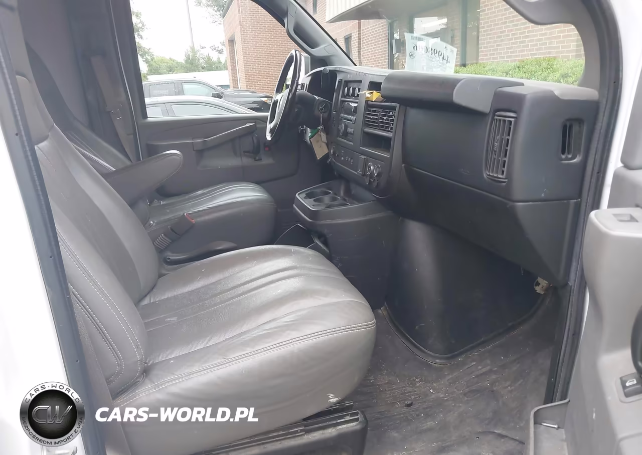 2017 Chevrolet Express 2500 Work Van VIN:1GCWGAFG8H1293149 - 5