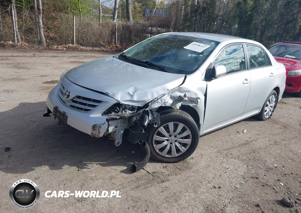 2013 Toyota Corolla Le VIN:2T1BU4EE0DC975599 - 2