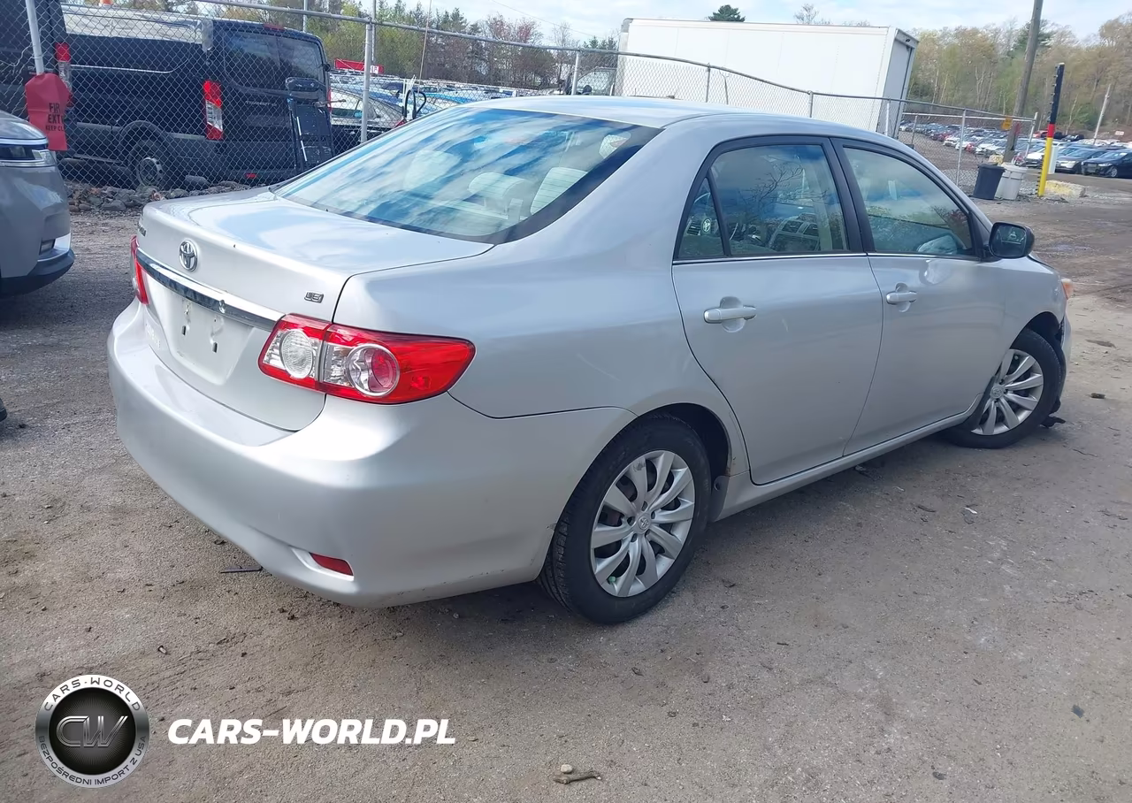 2013 Toyota Corolla Le VIN:2T1BU4EE0DC975599 - 4