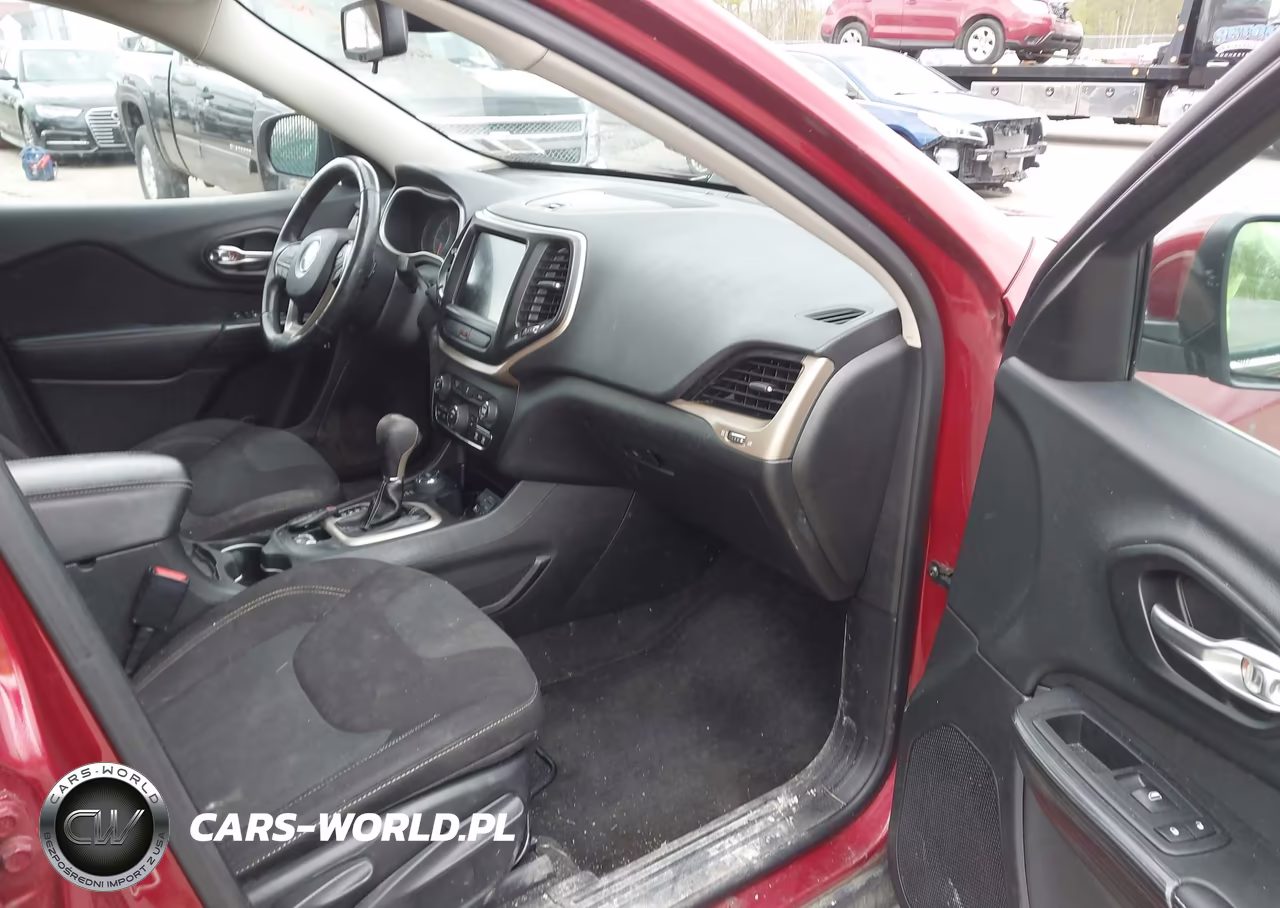 2016 Jeep Cherokee Latitude VIN:1C4PJMCB8GW109006 - 5