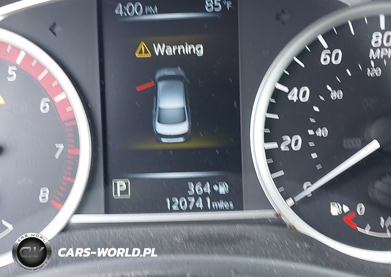 2017 Nissan Sentra Nismo VIN:3N1CB7AP0HY371871 - 15