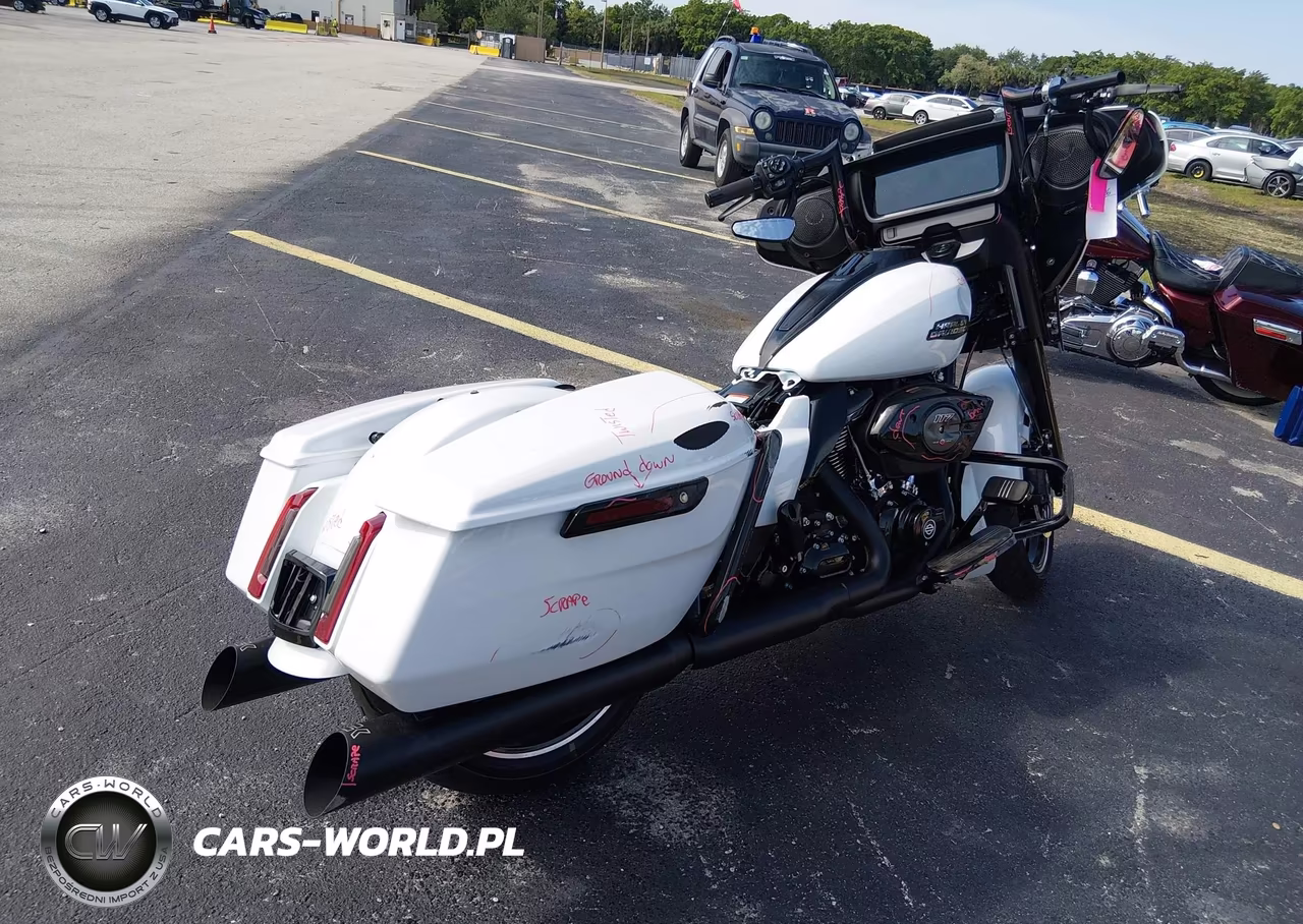 2025 Harley-Davidson Flhx VIN:1HD1KB718SB636969 - 4