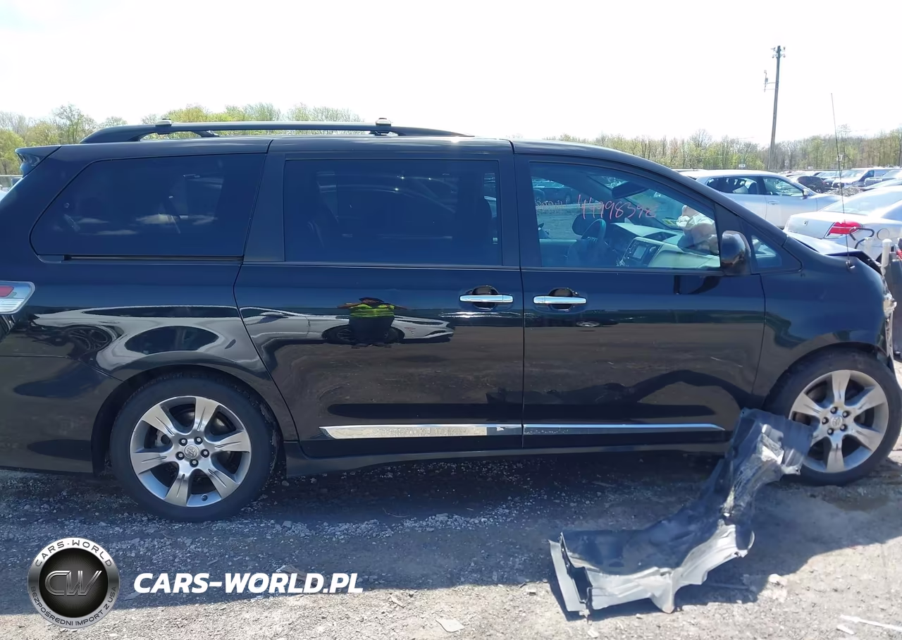 2013 Toyota Sienna Se 8 Passenger VIN:5TDXK3DC3DS323590 - 13