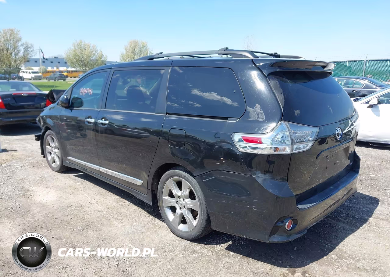 2013 Toyota Sienna Se 8 Passenger VIN:5TDXK3DC3DS323590 - 3