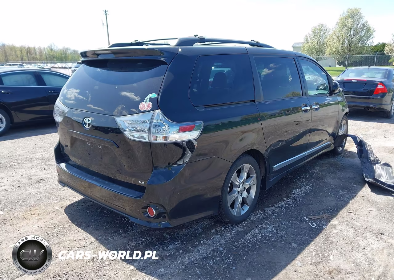 2013 Toyota Sienna Se 8 Passenger VIN:5TDXK3DC3DS323590 - 4