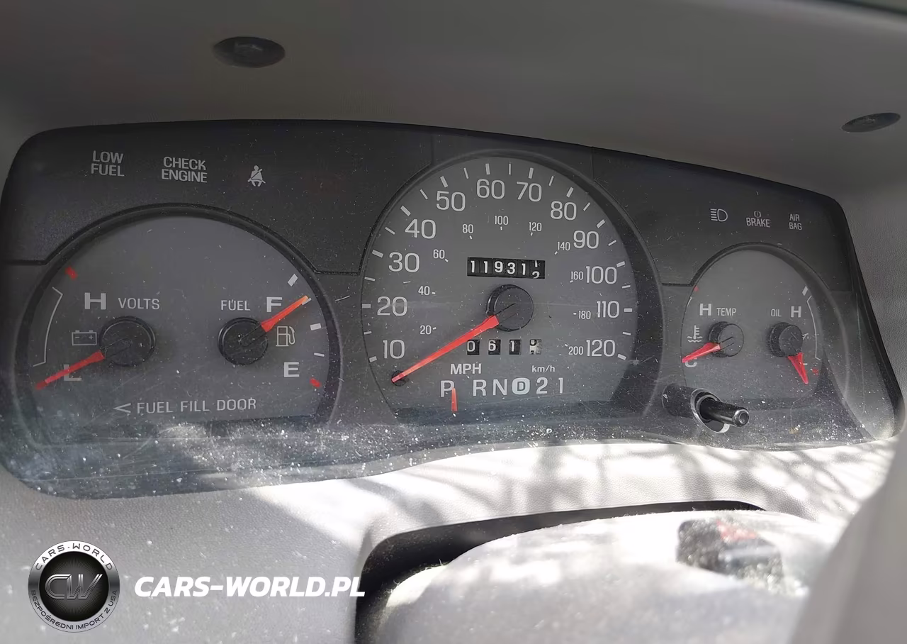 2002 Mercury Grand Marquis Ls VIN:2MEFM75W32X637388 - 7