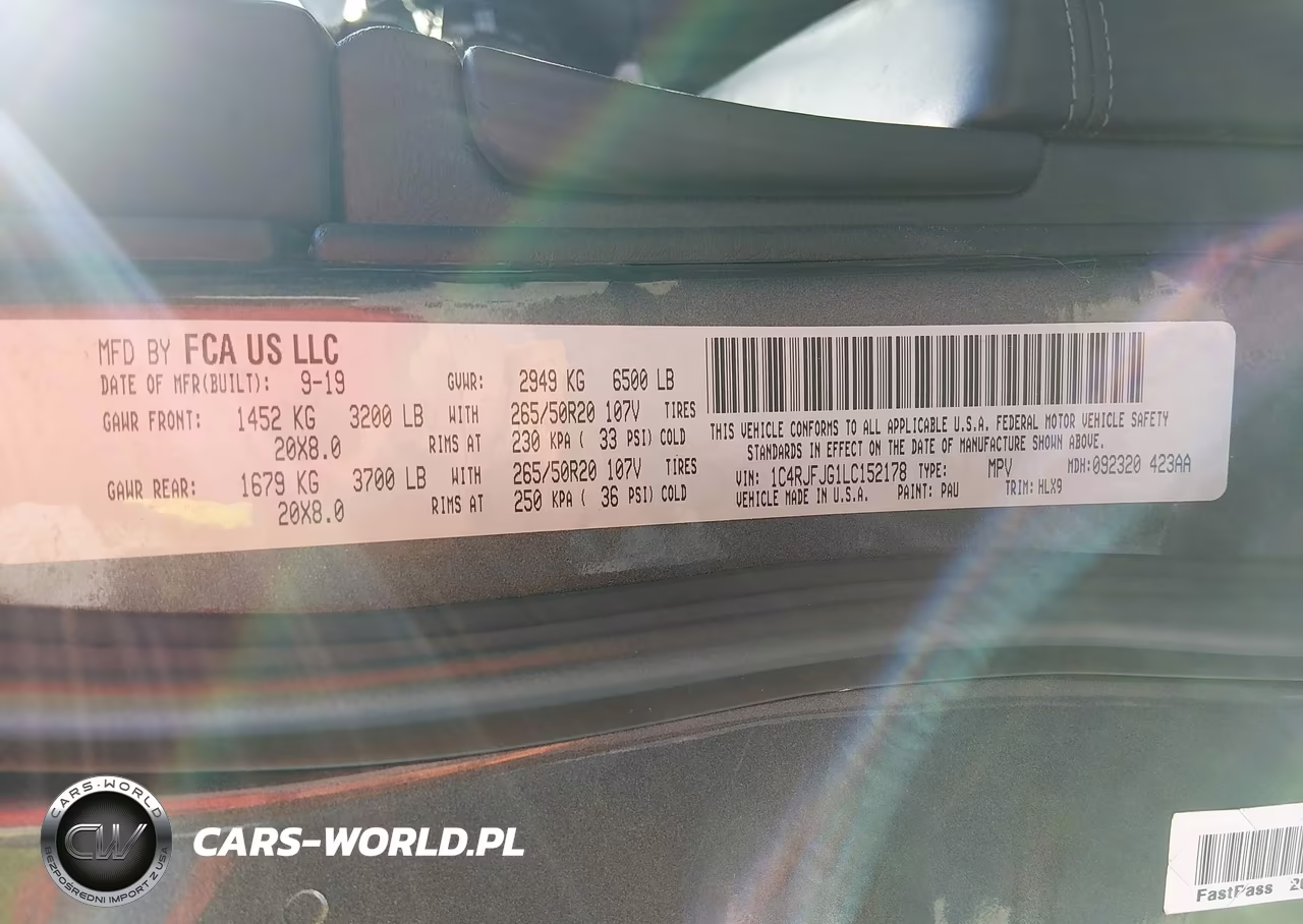 2020 Jeep Grand Cherokee Summit 4X4 VIN:1C4RJFJG1LC152178 - 9