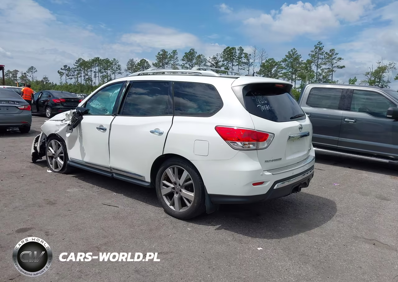 2015 Nissan Pathfinder Platinum VIN:5N1AR2MN4FC701865 - 3