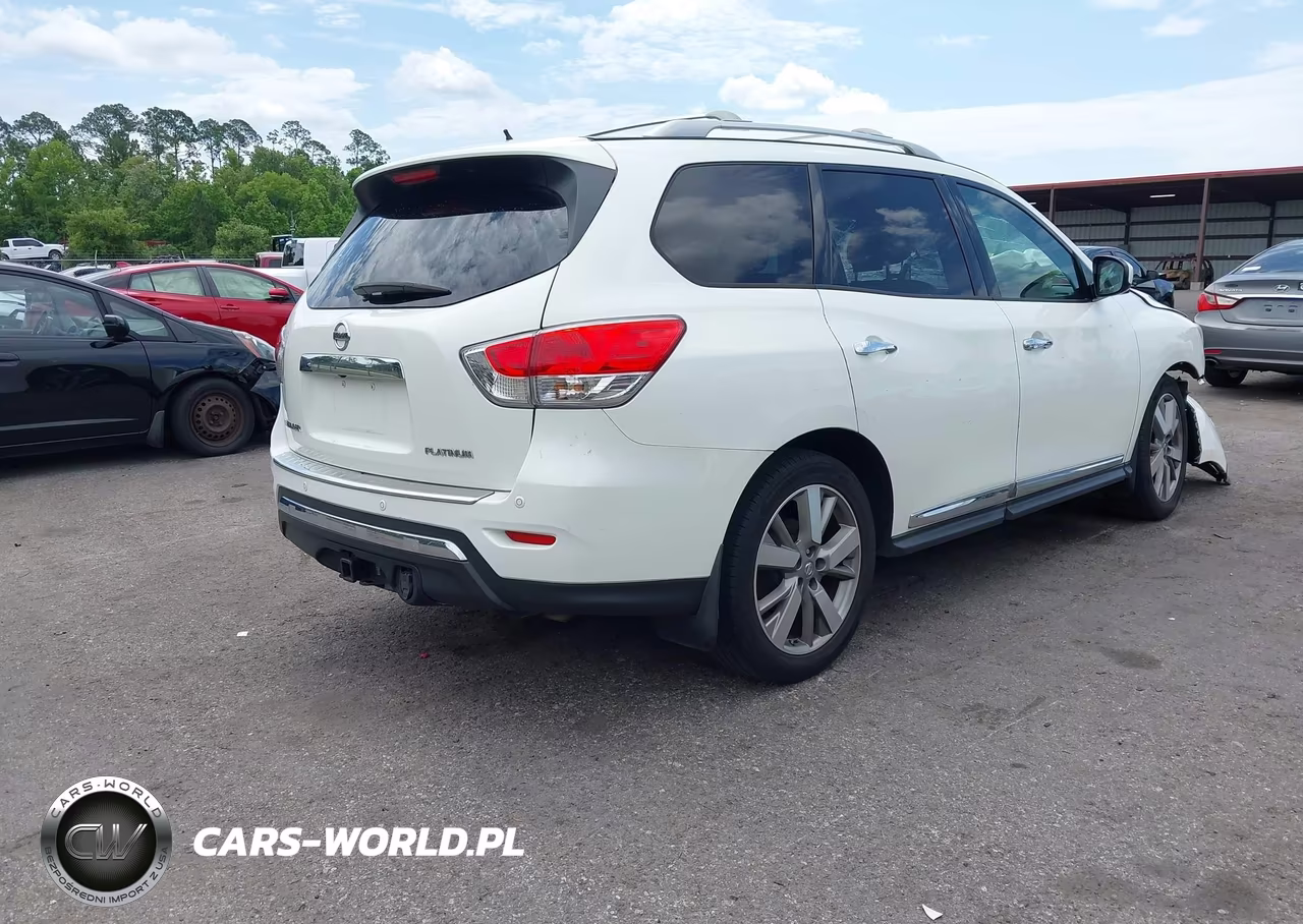 2015 Nissan Pathfinder Platinum VIN:5N1AR2MN4FC701865 - 4