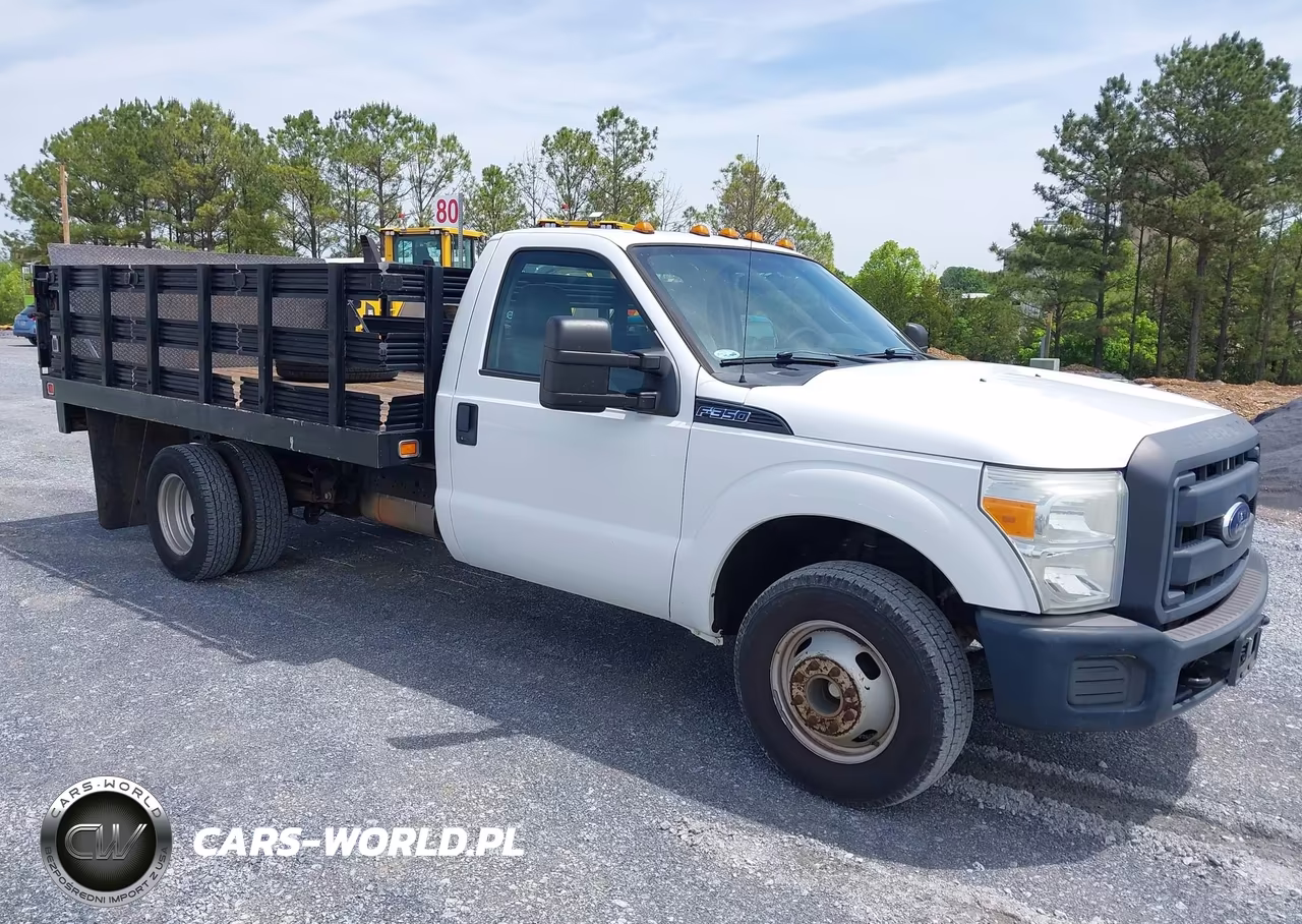 2015 Ford F-350 Chassis Xl