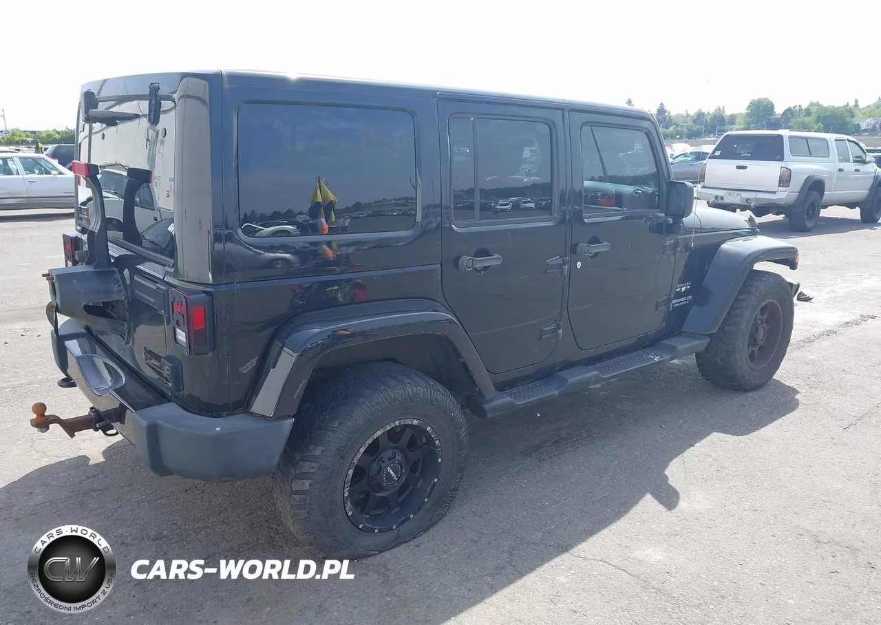 2016 Jeep Wrangler Unlimited Sahara VIN:1C4BJWEG9GL321669 - 4