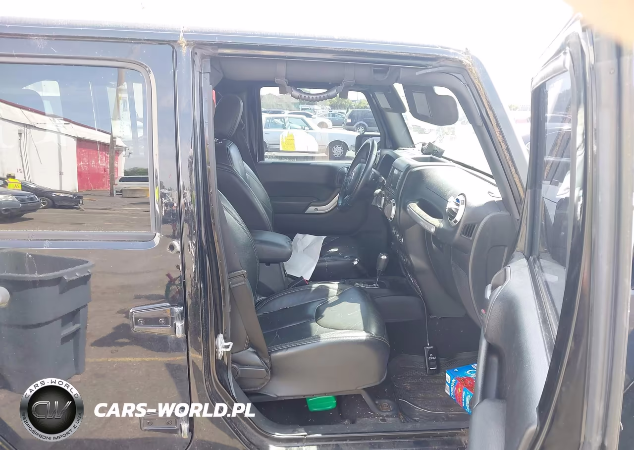 2016 Jeep Wrangler Unlimited Sahara VIN:1C4BJWEG9GL321669 - 5
