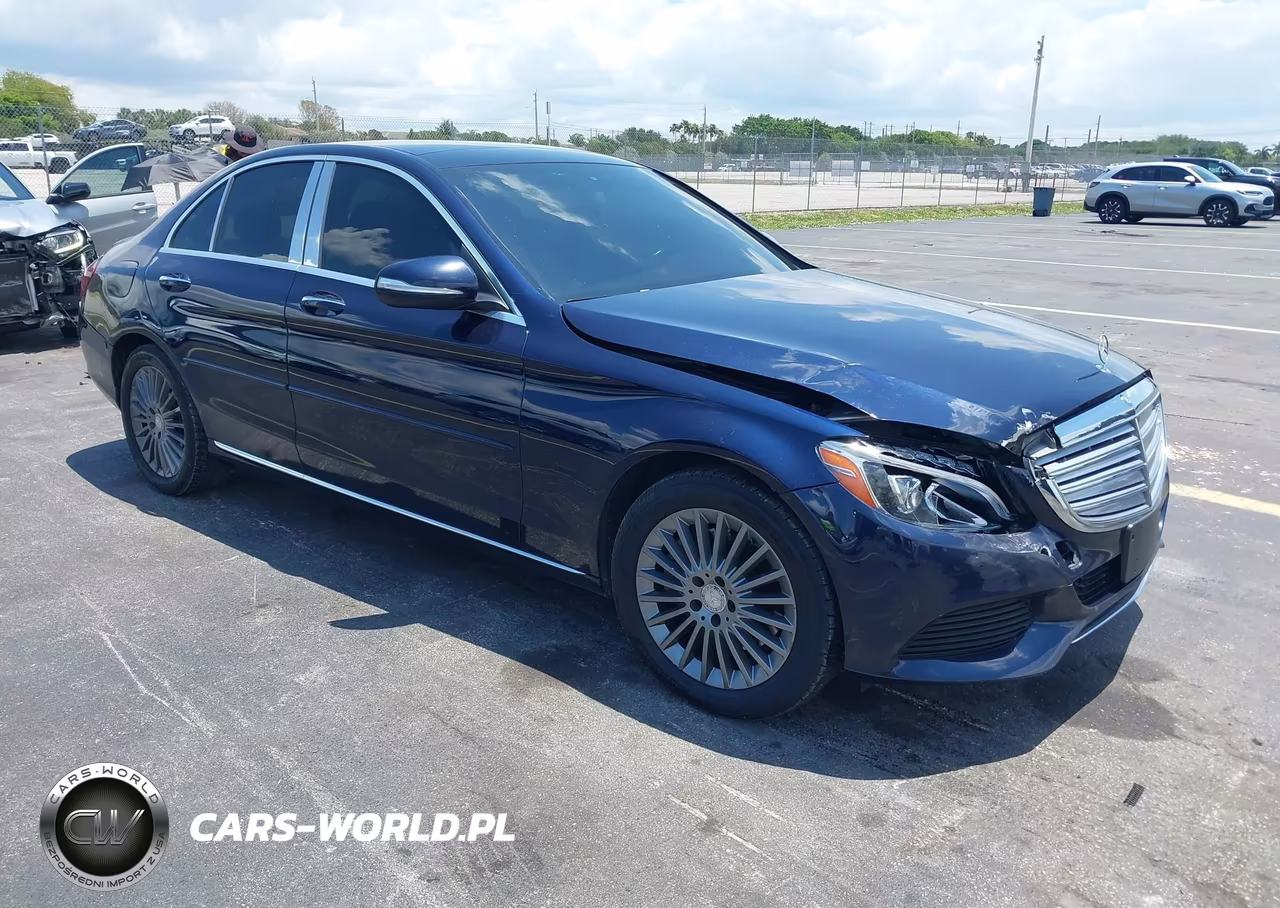2015 Mercedes-Benz C 300 Luxury 4Matic – zdjęcie 1 z 16
