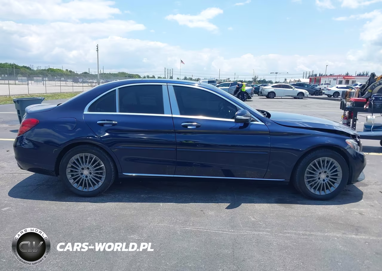 2015 Mercedes-Benz C 300 Luxury 4Matic VIN:55SWF4KB6FU034595 - 13