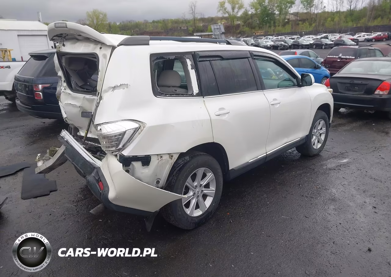 2012 Toyota Highlander Base V6 VIN:5TDBK3EH2CS160014 - 4