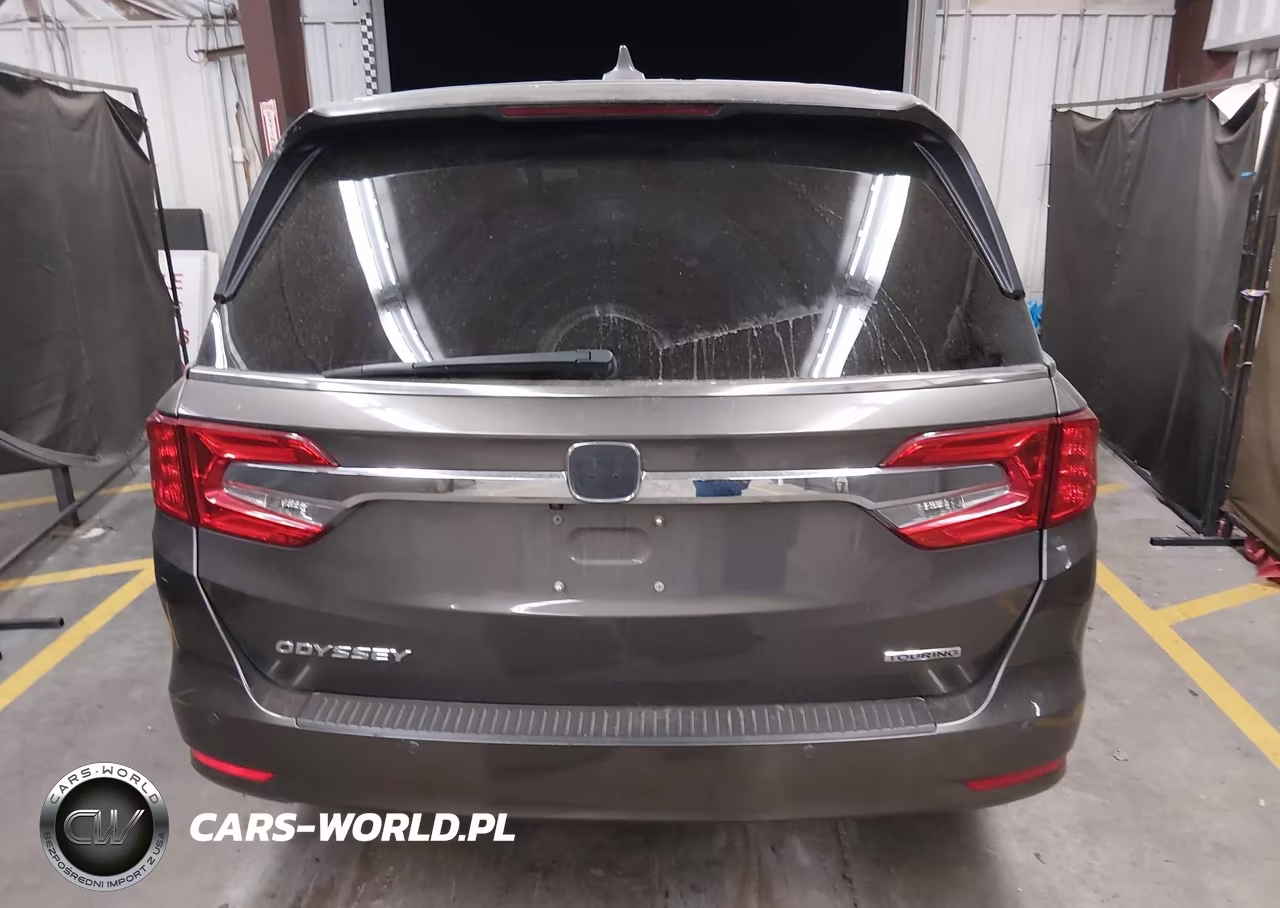 2020 Honda Odyssey Touring VIN:5FNRL6H88LB002225 - 17