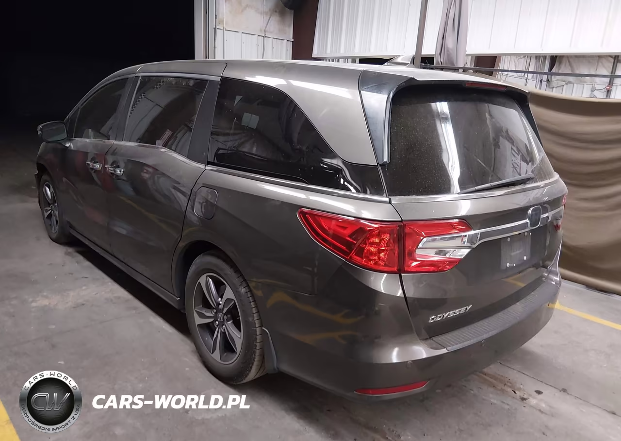 2020 Honda Odyssey Touring VIN:5FNRL6H88LB002225 - 3