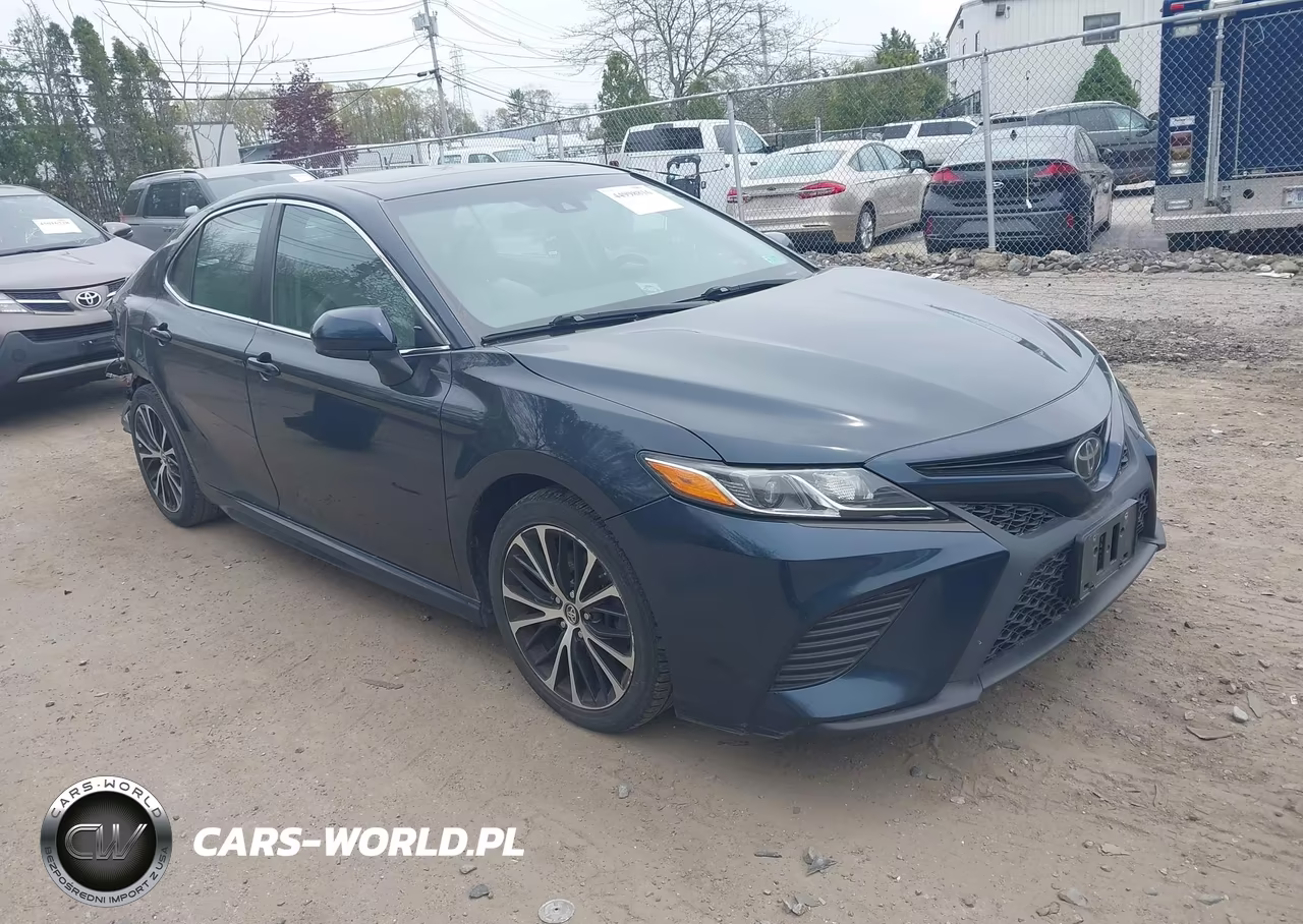 2019 Toyota Camry Se – zdjęcie 1 z 18