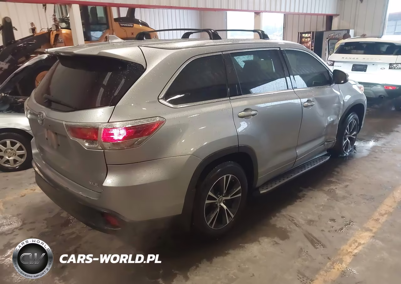 2016 Toyota Highlander Xle V6 VIN:5TDKKRFH6GS140372 - 4