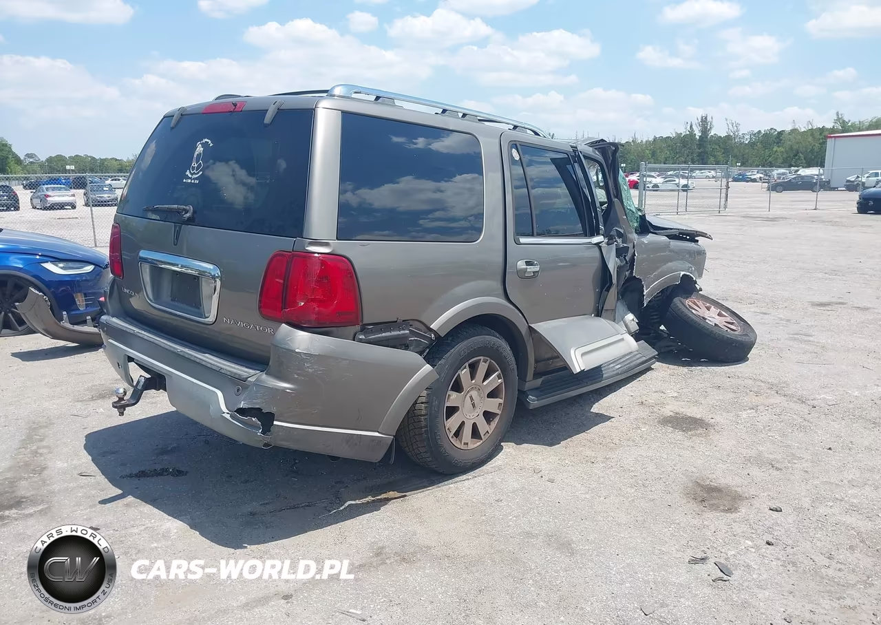 2004 Lincoln Navigator VIN:5LMFU27R04LJ09778 - 4