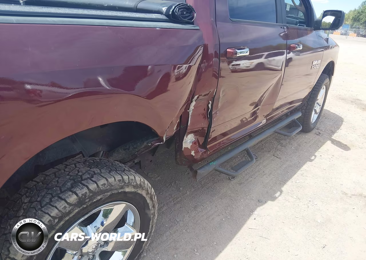 2018 Ram 1500 Big Horn 4X4 5'7 Box VIN:1C6RR7LG7JS108367 - 17