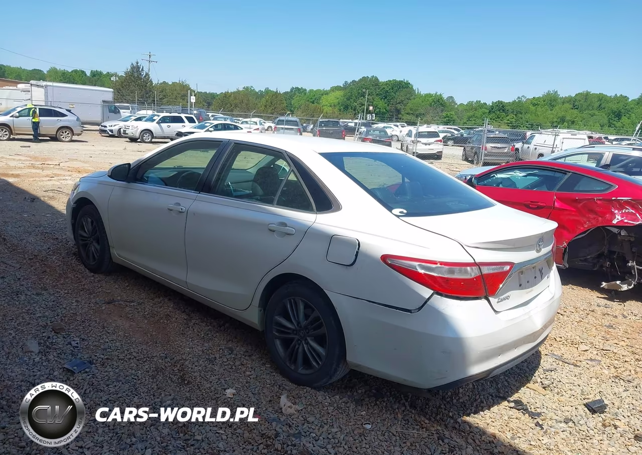 2017 Toyota Camry Se VIN:4T1BF1FK3HU330611 - 3