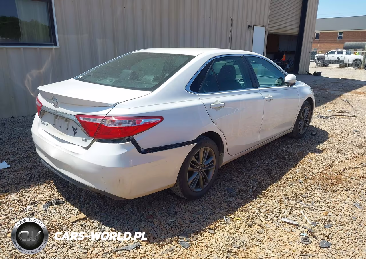 2017 Toyota Camry Se VIN:4T1BF1FK3HU330611 - 4