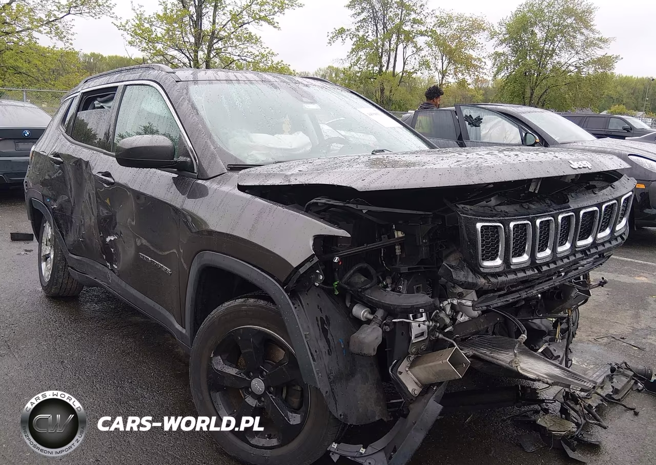 2018 Jeep Compass Latitude 4X4 – zdjęcie 1 z 13
