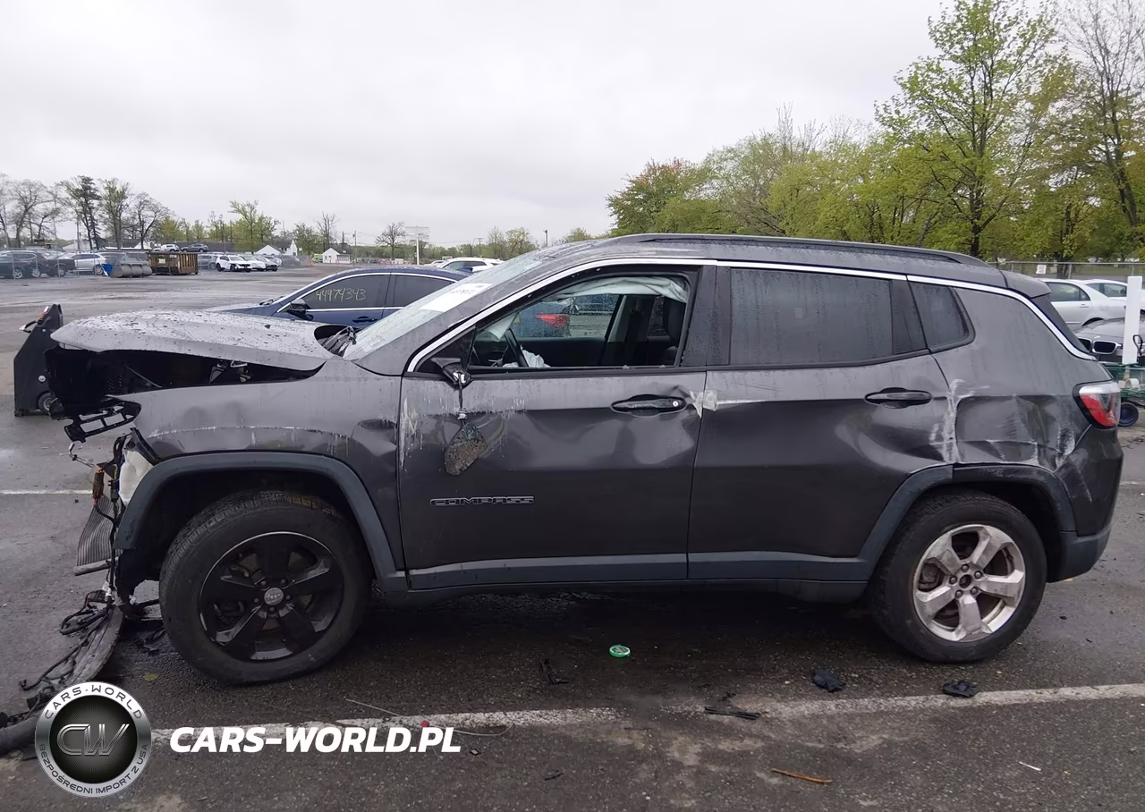 2018 Jeep Compass Latitude 4X4 VIN:3C4NJDBB4JT254694 - 11