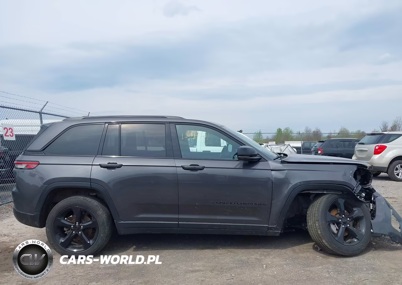 2024 Jeep Grand Cherokee Altitude X 4X4 VIN:1C4RJHAG8R8574472 - 13