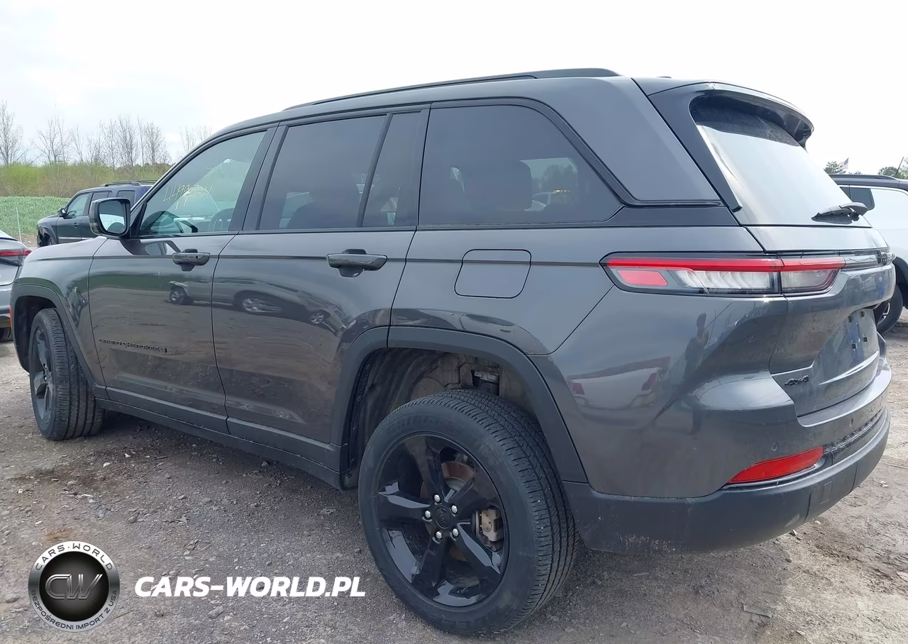2024 Jeep Grand Cherokee Altitude X 4X4 VIN:1C4RJHAG8R8574472 - 3