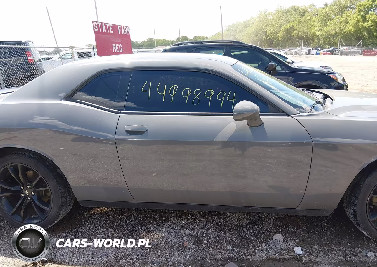2017 Dodge Challenger Sxt VIN:2C3CDZAGXHH613904 - 13