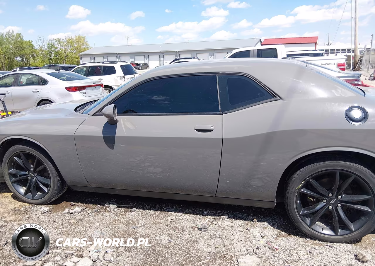 2017 Dodge Challenger Sxt VIN:2C3CDZAGXHH613904 - 14
