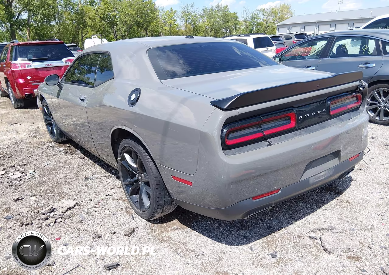 2017 Dodge Challenger Sxt VIN:2C3CDZAGXHH613904 - 3